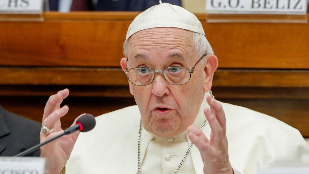 O Papa: o mundo rico de hoje pode e deve acabar com a pobreza